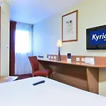 Kyriad Genève St-genis-pouilly Hotel 2*