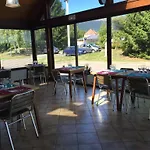 Kyriad Genève St-genis-pouilly Hotel 2*