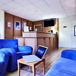 Kyriad Genève St-genis-pouilly Hotel 2*
