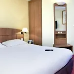 Kyriad Genève St-genis-pouilly 2*