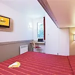 Kyriad Genève St-genis-pouilly 2*