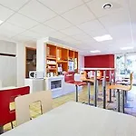 Kyriad Genève St-genis-pouilly 2*