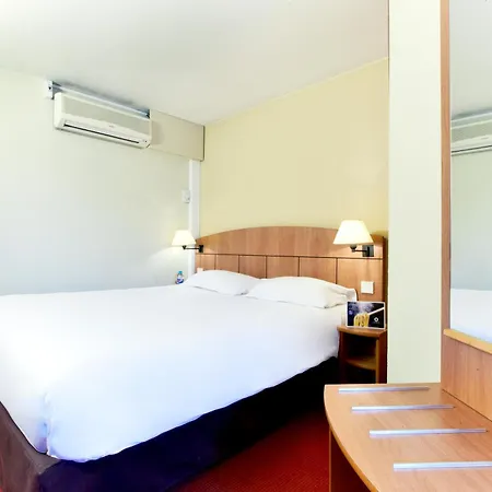 Hotel Kyriad Geneve St-genis-pouilly
