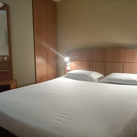 Kyriad Geneve St-genis-pouilly 2* Saint-Genis-Pouilly