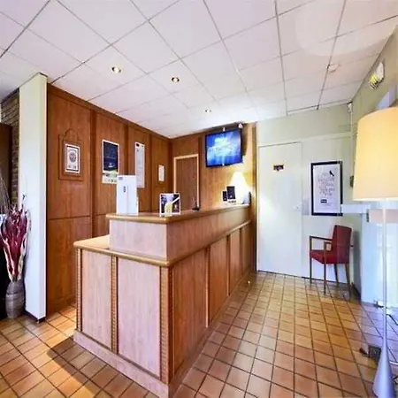 Kyriad Geneve St-genis-pouilly Hotel