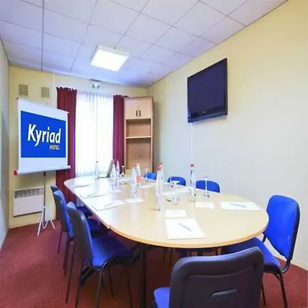Kyriad Geneve St-genis-pouilly Отель 2*