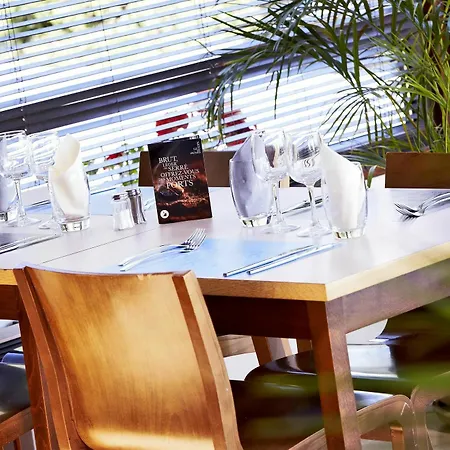 Hotel Kyriad Geneve St-genis-pouilly 2*
